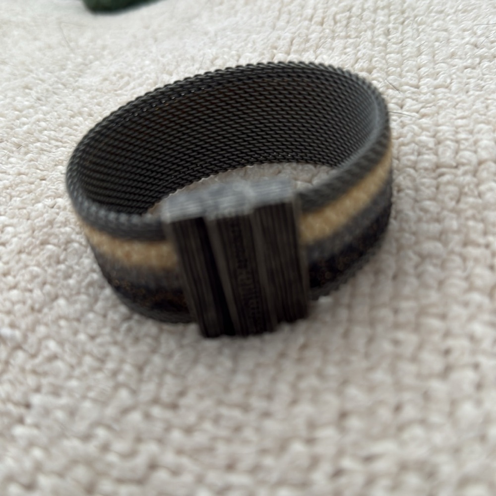 Cynthia Desser -Elegant Textured Ring with Stripes